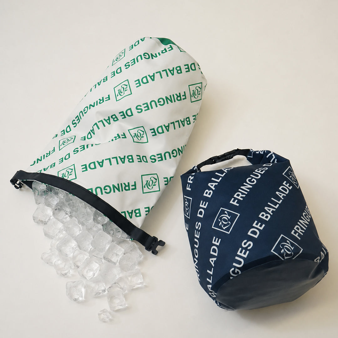 【SUMMER PERFORMANCE ESSENTIALS】真夏のラウンドを、より涼しく、より快適に ── 大容量の氷嚢、2WAYアイスバッグ。暑さを味方につける、ZOYのサマーアクセサリーコレクション