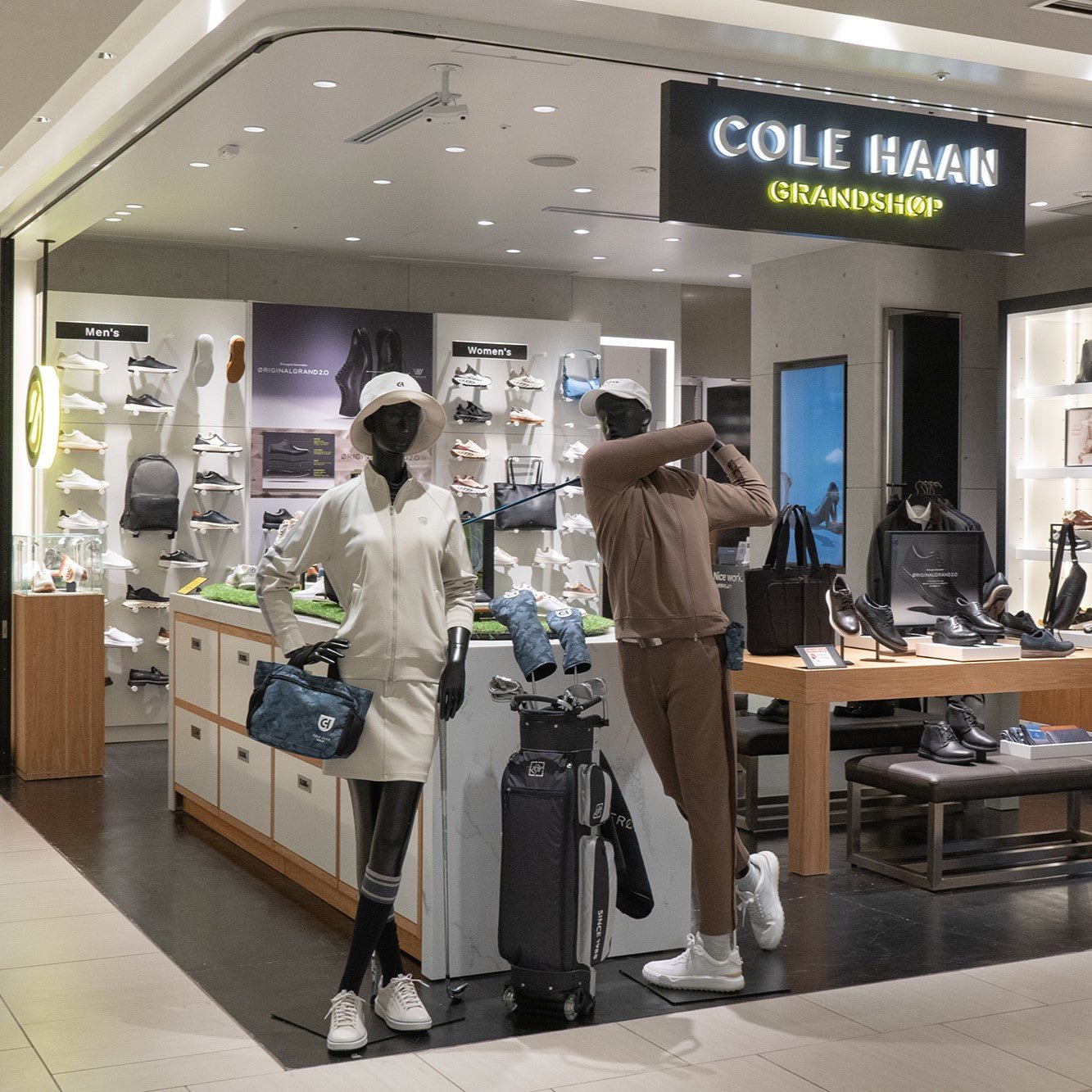 【新ディスプレイ公開】 COLE HAAN GRANDSHØP GINZA SIX  最新コレクション「MORE ACTIVE」に店頭ディスプレイが刷新 - ZOY OFFICIAL