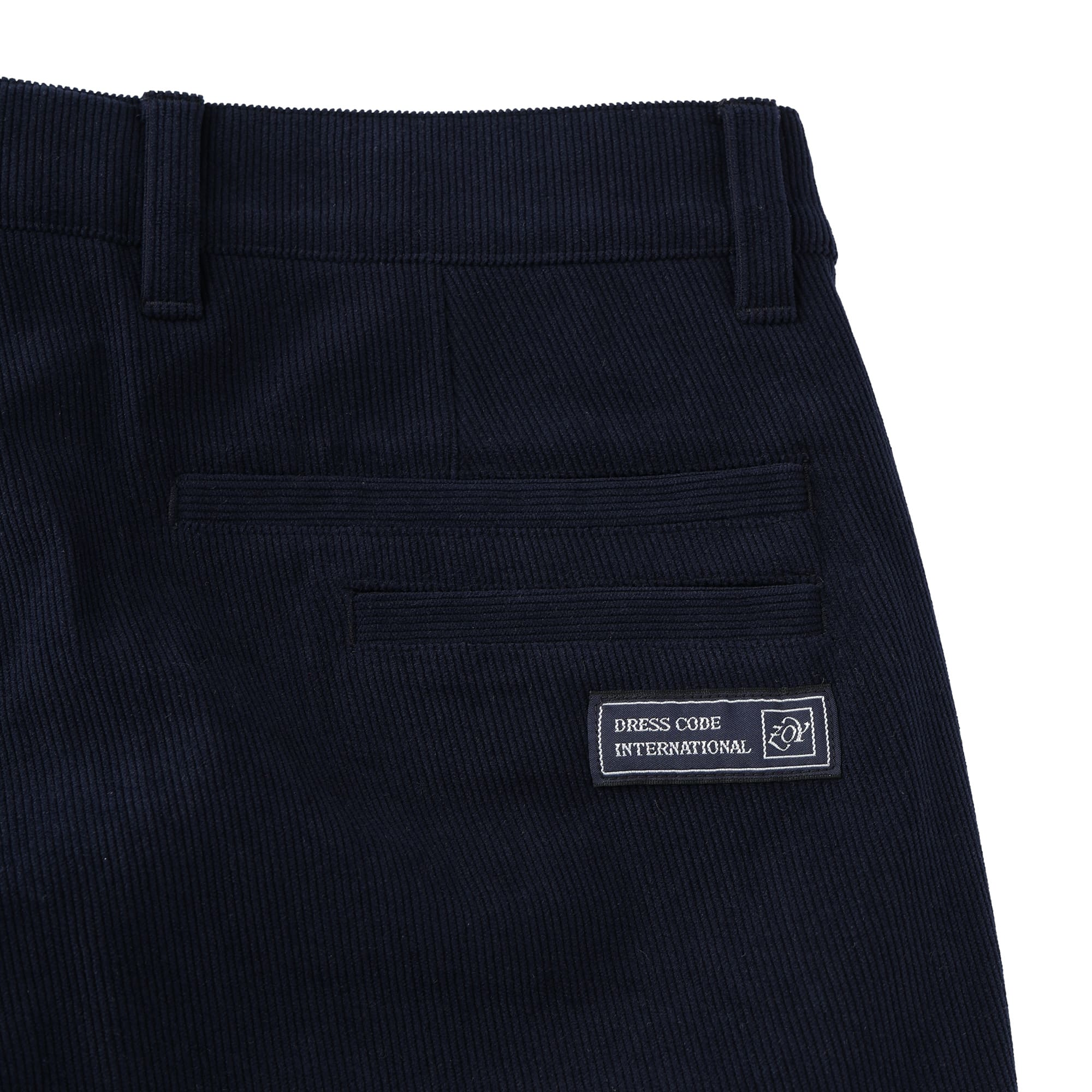 【24AW新作】MENS トリコットコーデュロイ ロングパンツ ラズベリー 071444412 - ZOY OFFICIAL